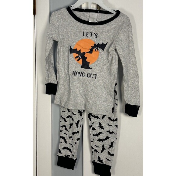 Modern Day PJ Set Top and bottom Let's Hang Out Halloween 3T - Picture 1 of 5